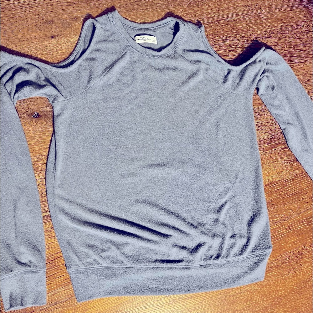 Abercrombie and fitch sweater women’s